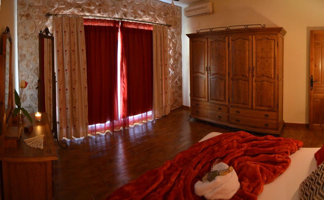 Casa Rural La Toza De Avelino Almagro Bagian luar foto